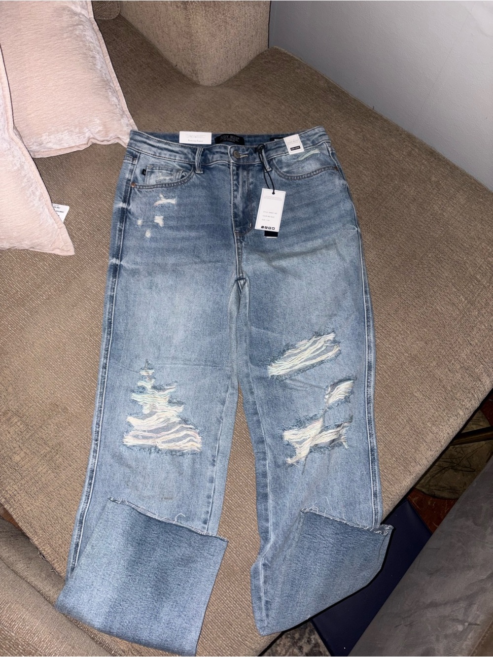 Judy Blue Light Blue Distressed jeans
